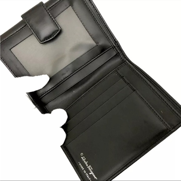 Salvatore Ferragamo Gancini Leather Bifold Wallet - Picture 4 of 7